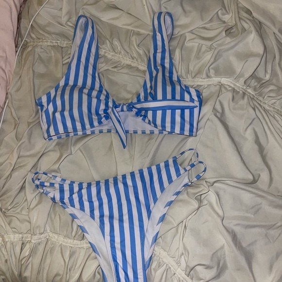 blue and white bathing suit - Picture 2 of 4